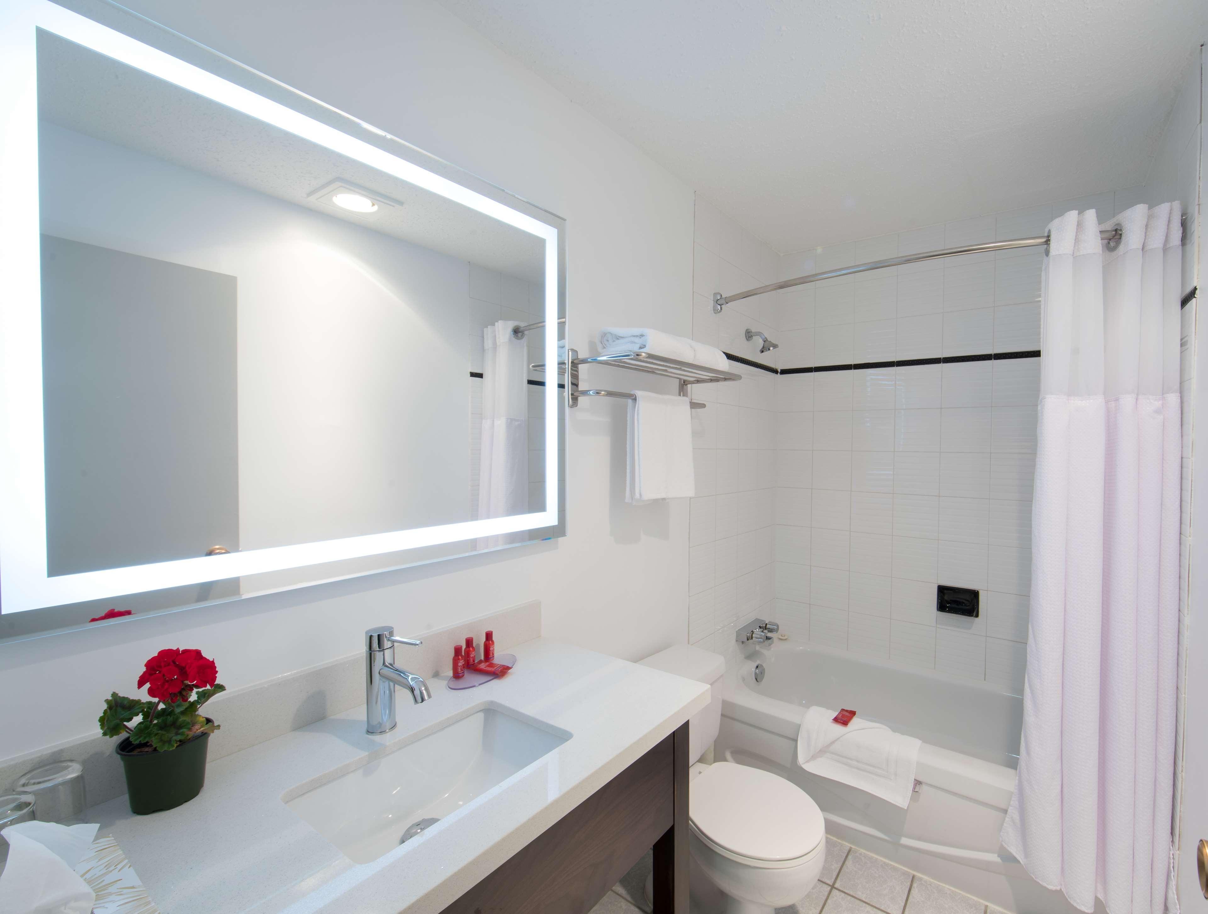 Surestay Hotel By Best Western Касългар Екстериор снимка