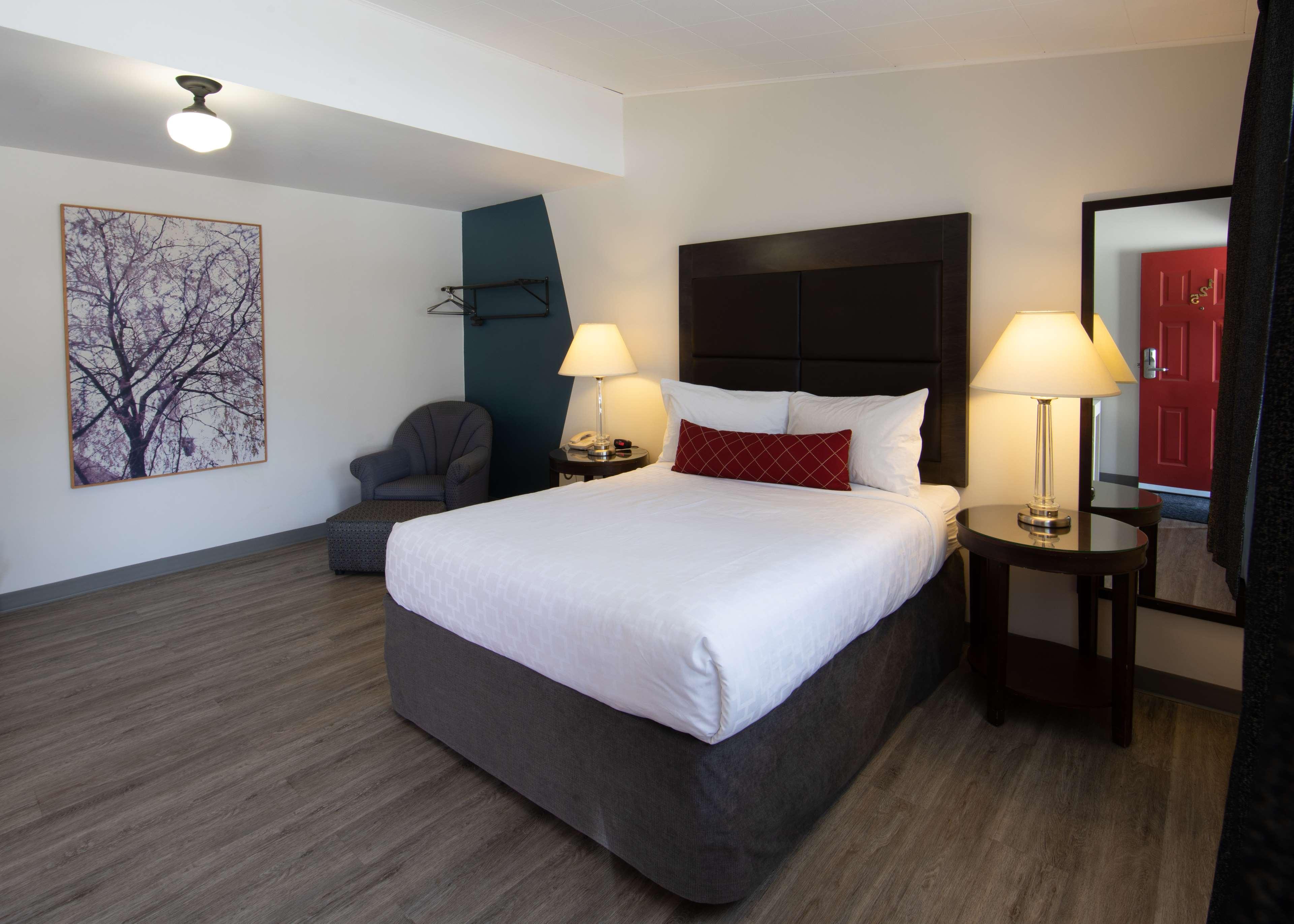 Surestay Hotel By Best Western Касългар Екстериор снимка